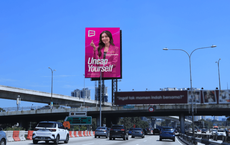 YES 5G Campaign - CuBig @ KL-Seremban Expressway